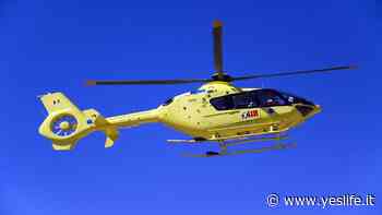 Auto esce di strada e si ribalta: muoiono padre e figlia - Yeslife