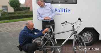 Politie komt fietsen labelen | Evergem | hln.be - Het Laatste Nieuws