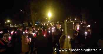 Un mese di guerra in Ucraina, a Modena est nuova fiaccolata per la pace - modenaindiretta.it