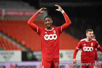 Standard-verdediger schlemiel in levensbelangrijke interland: eigen doelpunt en rode kaart in vier minuten tijd, WK-ticket op de helling