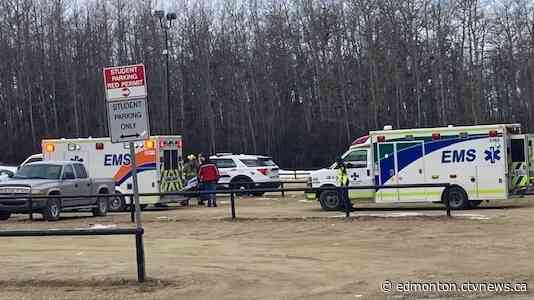 2 central Alberta students hospitalized after being found unresponsive in vehicle