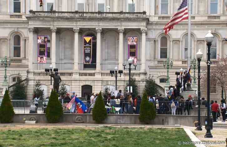 Demonstrators, Family Rally For Baltimore Officers’ Arrest In Shooting Death Of Donelle Rochester