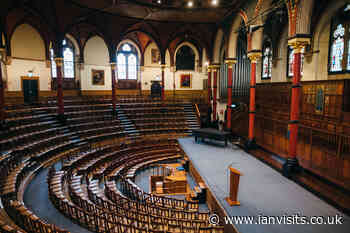 Guided tours of Harrow School - ianVisits