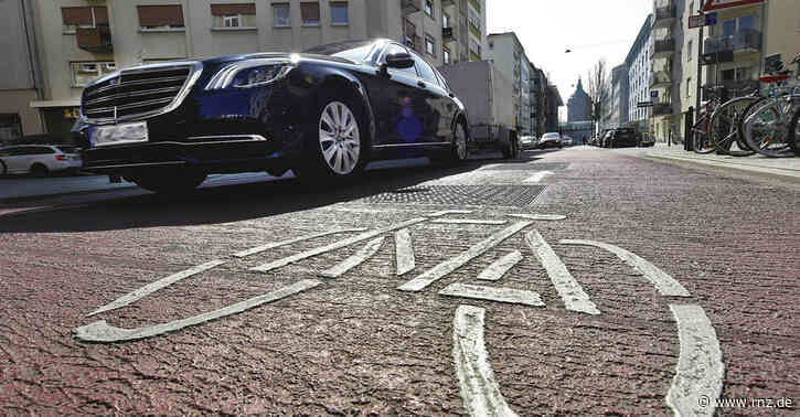 Mannheim:  Fehlende Beschilderung suggeriert Fahrradstraße