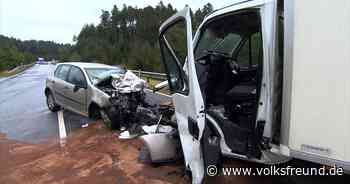 Polizei : Autofahrer stirbt bei Unfall auf der B 257 bei Daun - Trierischer Volksfreund