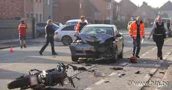 Jonge motorrijder levensgevaarlijk gewond bij frontale botsing | Lokeren | hln.be - Het Laatste Nieuws