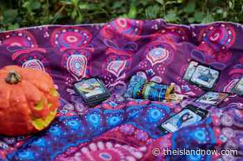 Moon Reading Review 2022: The Ultimate Astrology Reading - The Island Now