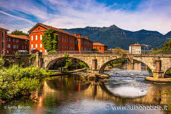 Lo specchio di colori sul Tresa a Germignaga, la foto è di Isella Bellotti - Luino Notizie