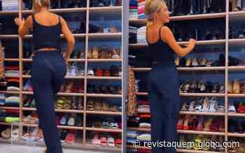 Ana Paula Siebert exibe coleção de sapatos e usa escada para alcançar prateleiras - QUEM Acontece