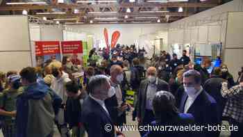 KAZ in Sulz - Jugendliche strömen zur Ausbildungsmesse im Backsteinbau - Schwarzwälder Bote