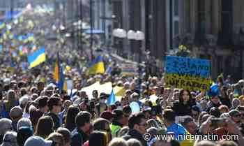 Des milliers de manifestants à Londres pour soutenir les Ukrainiens, un mois après le début de la guerre