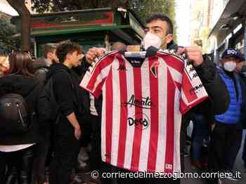 Bari, con la Fidelis Andria oltre 15mila spettatori. La città vuole una promozione in casa che manca dal ‘97 - Corriere del Mezzogiorno