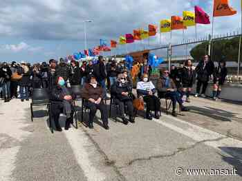Mafie: a Bari Libera ricorda vittime davanti fabbrica chiusa - Agenzia ANSA