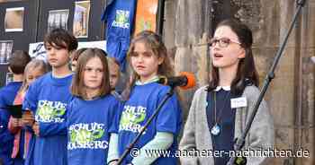 Zehnjährige Frieda mit Idee: Aachener Grundschüler mit Friedenstauben für die Ukraine