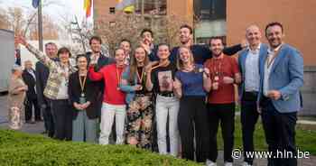 Zaalkorfbalclub Floriant is eerste Oost-Vlaamse winnaar topleague en Belgisch kampioen - Het Laatste Nieuws