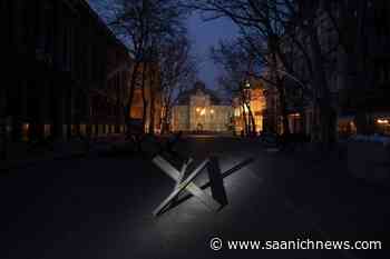 Ukraine says 300 died in theatre attack, hunger grips cities - Saanich News