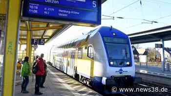 Celle: Jungs fliegen aus dem Zug – und starten dumme Aktion - News38