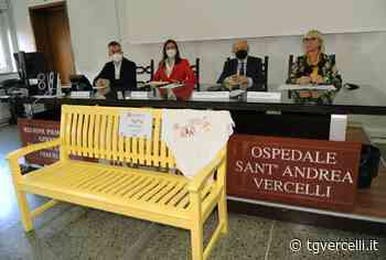 Endometriosi: l'Asl di Vercelli ha inaugurato la panchina gialla, simbolo della lotta a questa sconvolgente malattia - tgvercelli.it