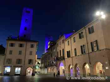 Alba: le torri albesi illuminate di blu per le celebrazioni del trentennale del servizio 118 - LaVoceDiAlba.it
