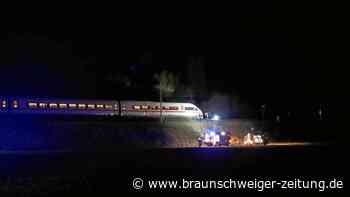 ICE rammt Auto: Bahnstrecke Braunschweig-Hildesheim gesperrt