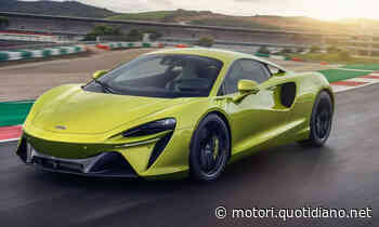 McLaren Artura: a Monza i test con camouflage per la nuova supercar ibrida - QN Motori
