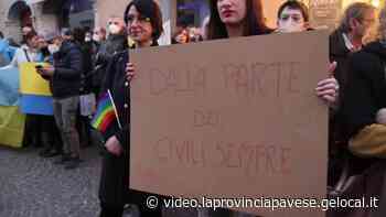 Vigevano, italiani e ucraini in piazza per la pace - Video