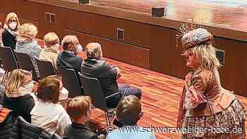 Clownin begeistert in Balingen - Zuschauer staunen, rätseln, sind überrascht - Schwarzwälder Bote