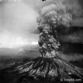 The Robert Landsburg Photos Capture The Terrifying Eruption Of Mt. St Helens - indie88.com