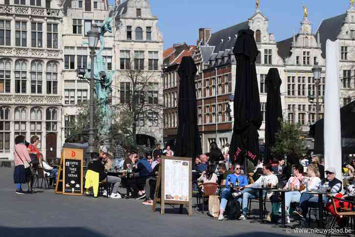 BUURTREPORTAGE. Antwerpse Grote Markt herademt: “We draaien weer, én de toeristen zijn terug”
