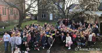 Evergemse leerlingen planten bomen voor Wereldwaterdag - Het Laatste Nieuws