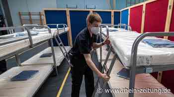 Koblenz rechnet mit weiteren Flüchtlingen: Stadt stellt 80 Etagenbetten in IGS-Halle auf - Rhein-Zeitung