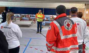 Memmingen | Ehrenamtliche richten Notunterkunft in Schulturnhalle her | Presse Augsburg - Presse Augsburg