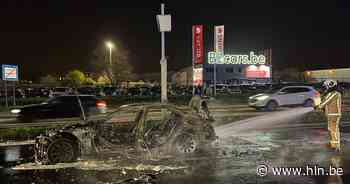 BMW vat vuur op A12 in Aartselaar - Het Laatste Nieuws