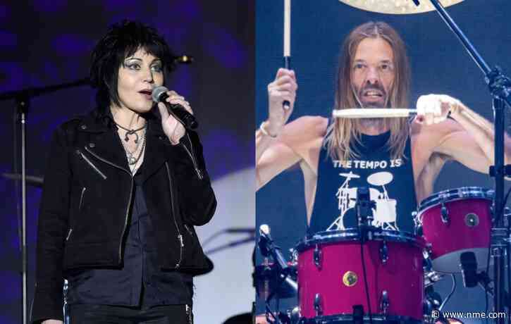Joan Jett pays emotional tribute to Taylor Hawkins on stage