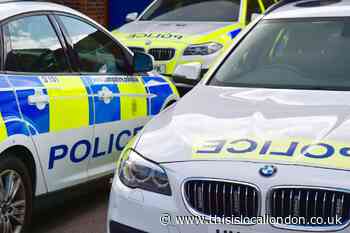 Four arrested after knife fight in Croydon