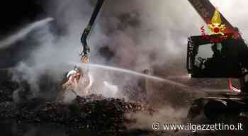 Incendio a Malcontenta, fuoco in un'azienda di materiali ferrosi. Giallo sulle cause - ilgazzettino.it
