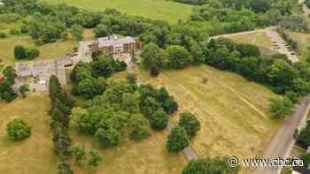 Police set up toll-free tip line for investigation into deaths at Mohawk Institute residential school