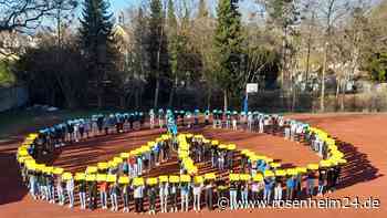 Städtische Mädchenrealschule Rosenheim sammelt Spenden beim Lauf für den Frieden am 8. April