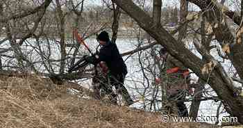Saskatoon fire, police called to help man on river - CKOM News Talk Sports