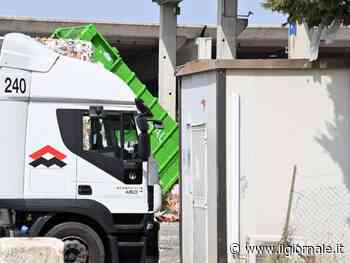 La scoperta choc nel container della carta: trovato un 20enne morto