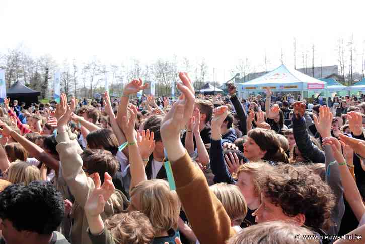Leerlingen SJABI Puurs organiseren eigen festival op weide achter het JOC WIJland