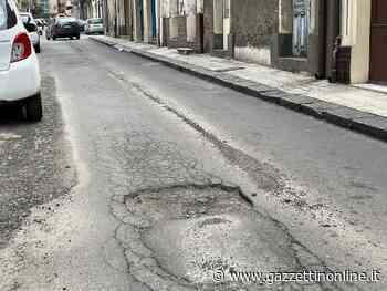 Giarre, troppe strade ancora costellate dalle buche. Interventi insufficienti - Gazzettinonline