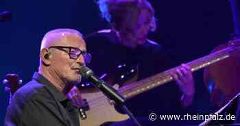 Konstantin Wecker eröffnet Konzert mit Friedensbotschaft - Mannheim - Rheinpfalz.de