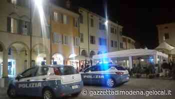 Carpi, movida, controlli a tappeto Polizia in piazza Garibaldi - La Gazzetta di Modena