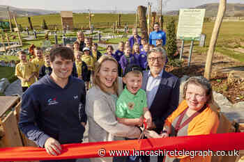 Rossendale’s Adventure Golf opened by Paralympian and golf prodigy