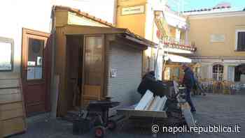 Capri, dopo 90 anni chiude l'edicola della piazzetta - La Repubblica