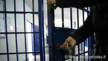 "Siamo abbandonati", la protesta della polizia penitenziaria a Monza - MonzaToday