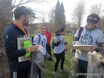 Un successo la corsa col guanto al Parco di Monza - Prima Monza
