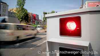 Mann rast mit Tempo 157 über B1 im Kreis Peine