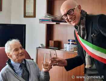 Compie 100 anni a Fucecchio Tommaso Barone, gli auguri del sindaco - gonews